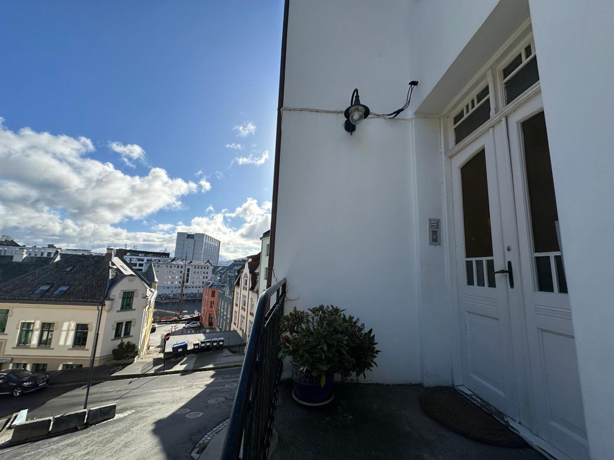 Stylish Big Jugend Art Nouveau Apartment With Balcony Heart Of Alesund Ålesund Exterior foto