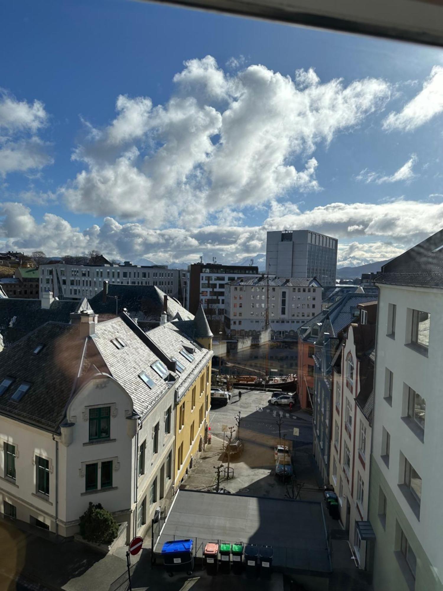 Stylish Big Jugend Art Nouveau Apartment With Balcony Heart Of Alesund Ålesund Exterior foto