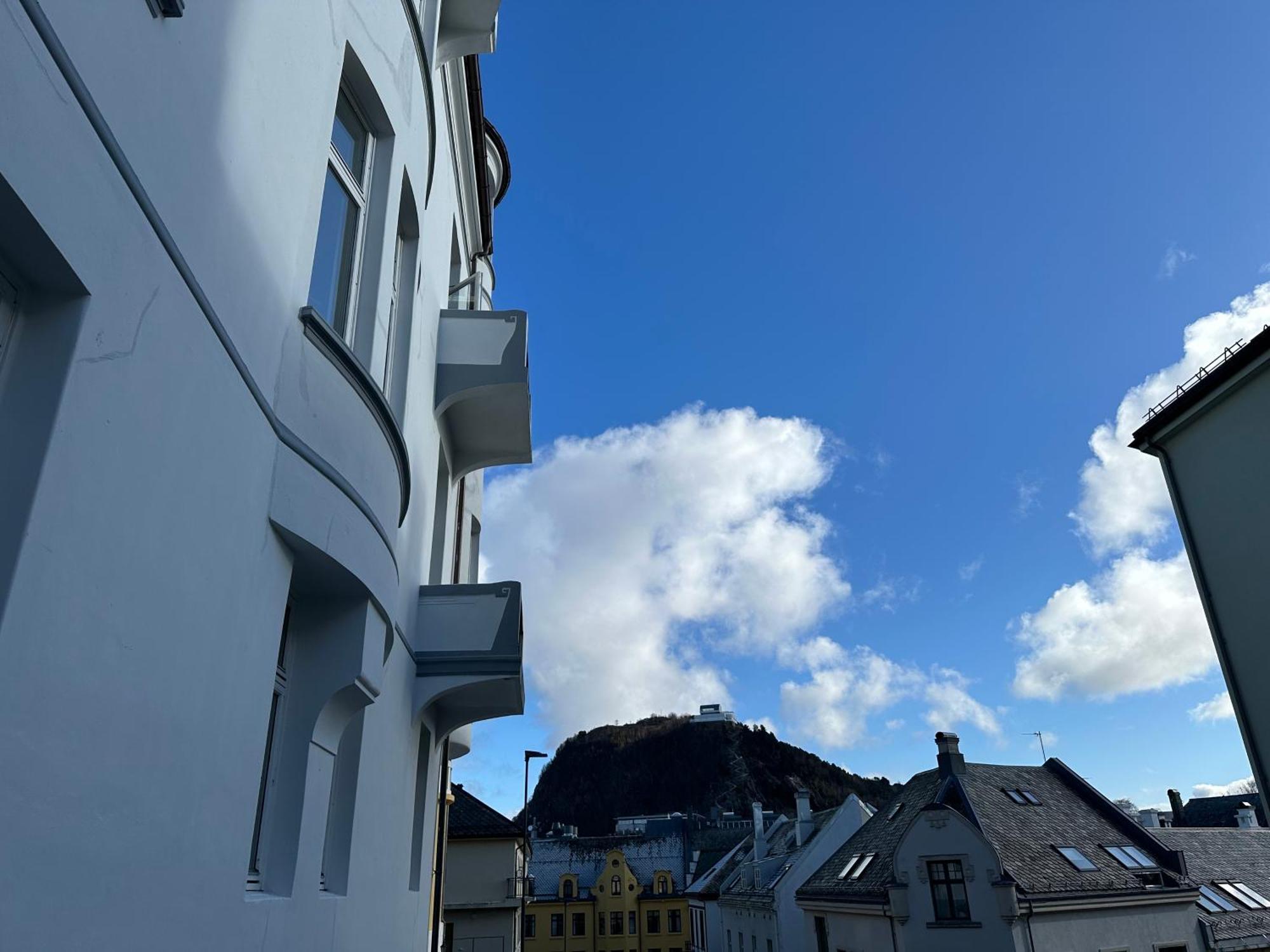 Stylish Big Jugend Art Nouveau Apartment With Balcony Heart Of Alesund Ålesund Exterior foto