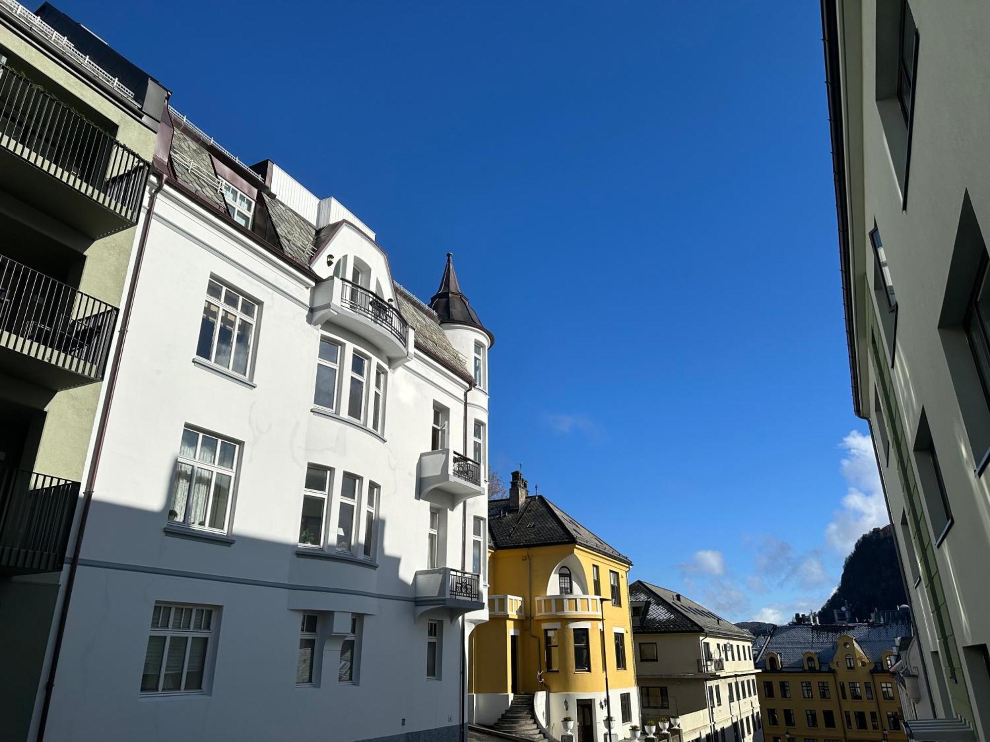 Stylish Big Jugend Art Nouveau Apartment With Balcony Heart Of Alesund Ålesund Exterior foto