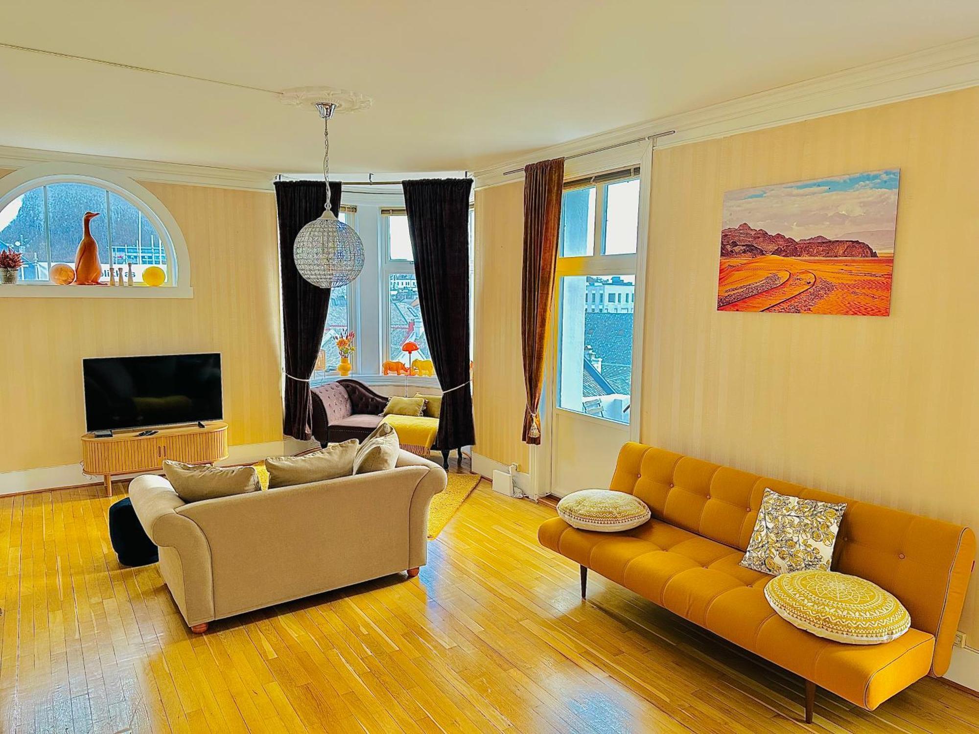 Stylish Big Jugend Art Nouveau Apartment With Balcony Heart Of Alesund Ålesund Exterior foto